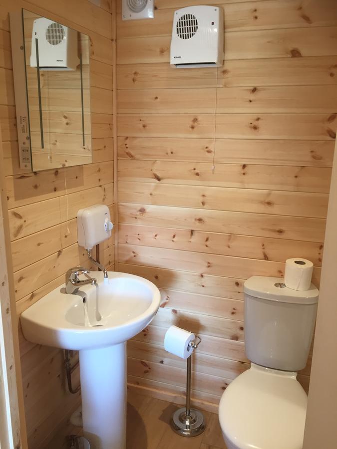 Romantic Getaway Luxury Wooden Cabin With Private Hot Tub And Bbq Aberystwyth Exteriör bild